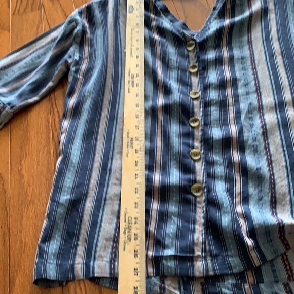 Oversized small top  - Picture 9 of 10